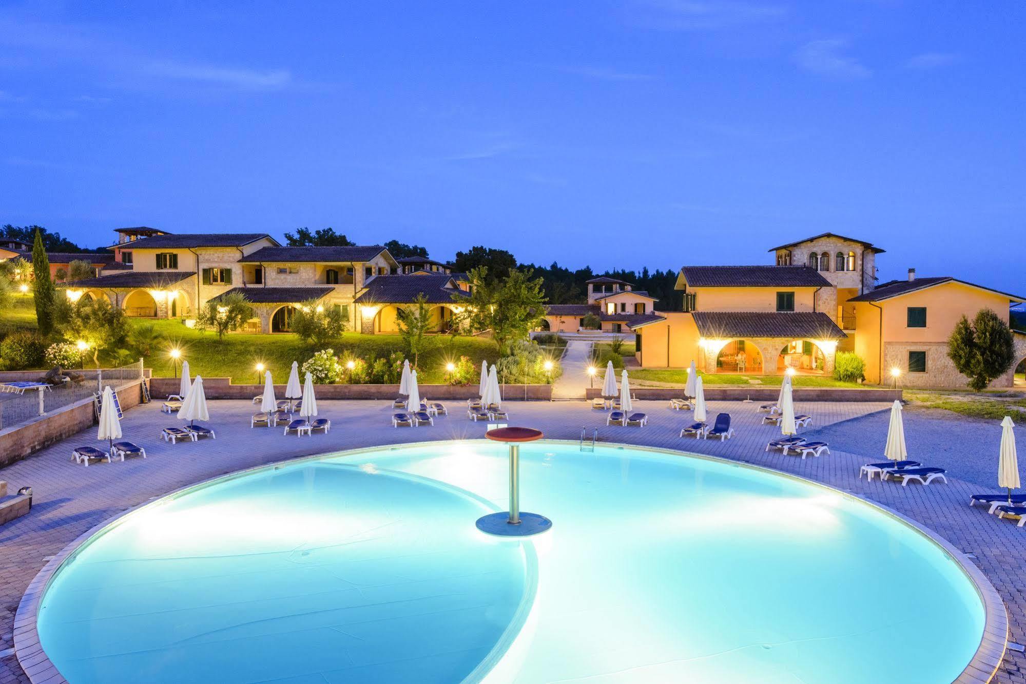 Pian Dei Mucini Resort Il Borgo Massa Marittima Exterior foto